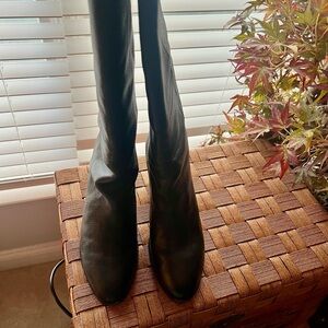 Elegant Black Leather Boots